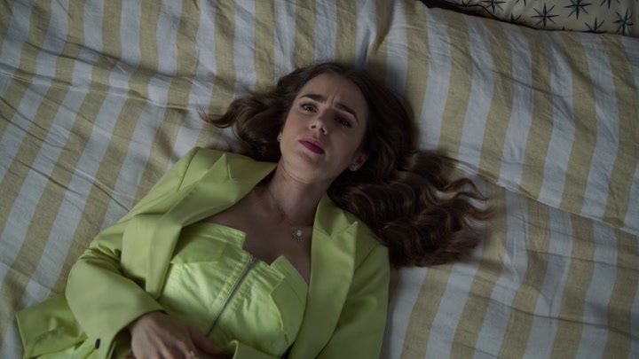 Emily_in_Paris_S02E08_WEBRip_x264-ION10_1873.jpg