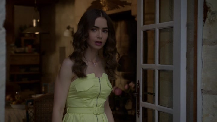 Emily_in_Paris_S02E08_WEBRip_x264-ION10_1951.jpg