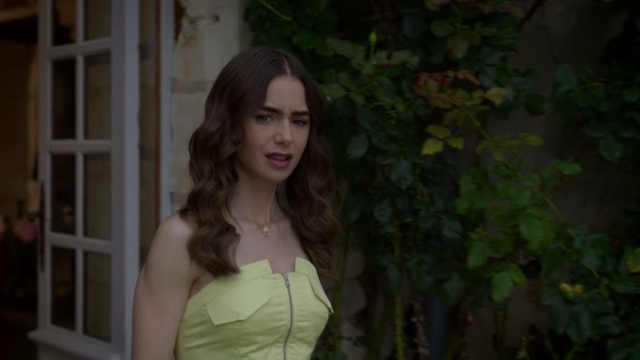 Emily_in_Paris_S02E08_WEBRip_x264-ION10_1956.jpg