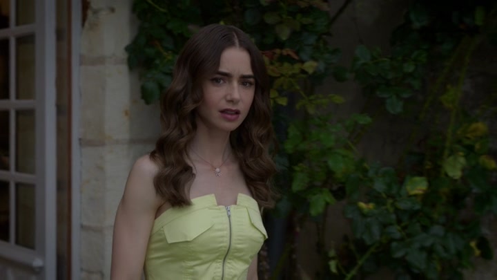 Emily_in_Paris_S02E08_WEBRip_x264-ION10_1957.jpg