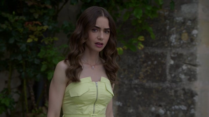 Emily_in_Paris_S02E08_WEBRip_x264-ION10_1960.jpg