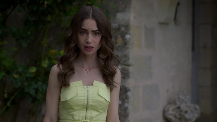 Emily_in_Paris_S02E08_WEBRip_x264-ION10_1964.jpg