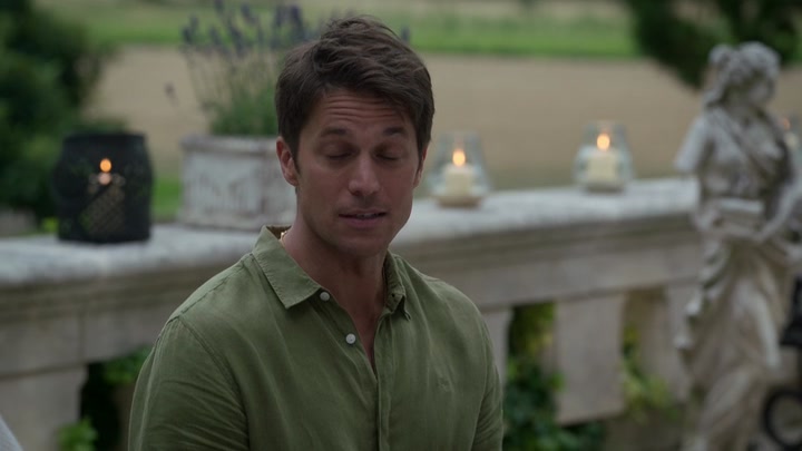 Emily_in_Paris_S02E08_WEBRip_x264-ION10_1985.jpg