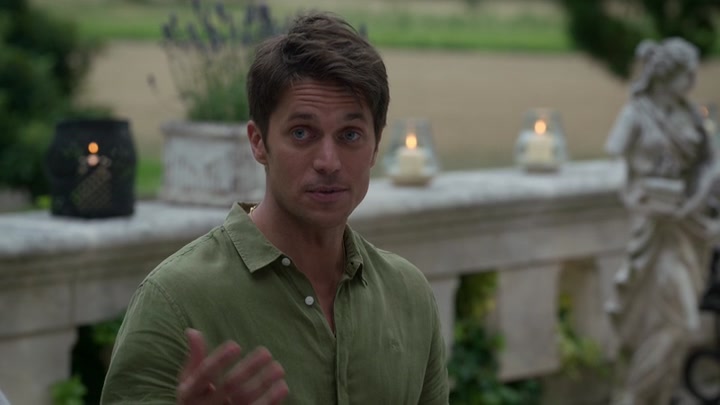 Emily_in_Paris_S02E08_WEBRip_x264-ION10_1986.jpg