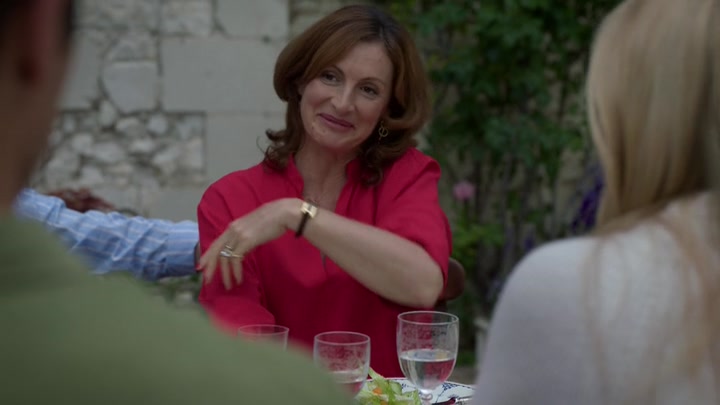 Emily_in_Paris_S02E08_WEBRip_x264-ION10_1997.jpg