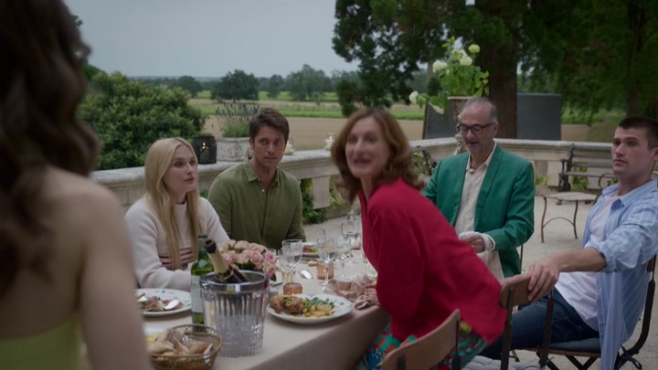 Emily_in_Paris_S02E08_WEBRip_x264-ION10_2010.jpg