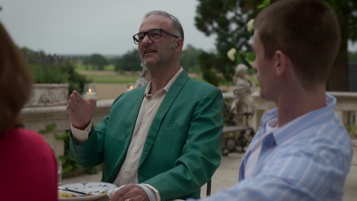 Emily_in_Paris_S02E08_WEBRip_x264-ION10_2021.jpg