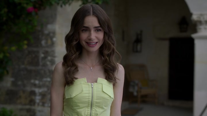 Emily_in_Paris_S02E08_WEBRip_x264-ION10_2038.jpg
