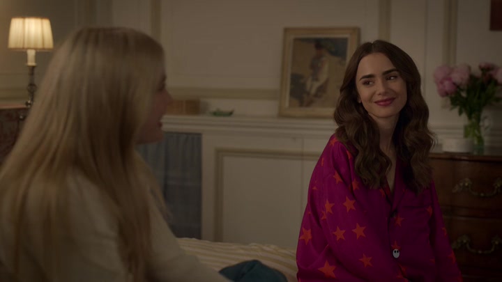 Emily_in_Paris_S02E08_WEBRip_x264-ION10_2071.jpg