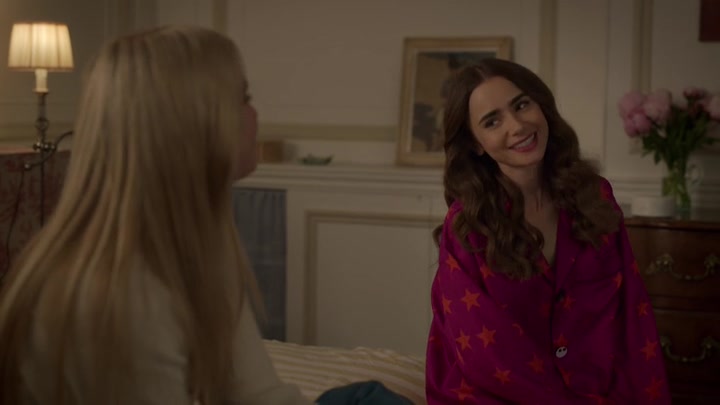Emily_in_Paris_S02E08_WEBRip_x264-ION10_2073.jpg