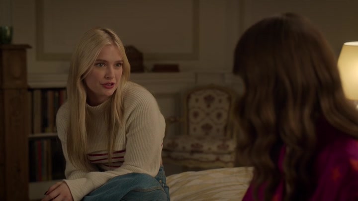 Emily_in_Paris_S02E08_WEBRip_x264-ION10_2079.jpg