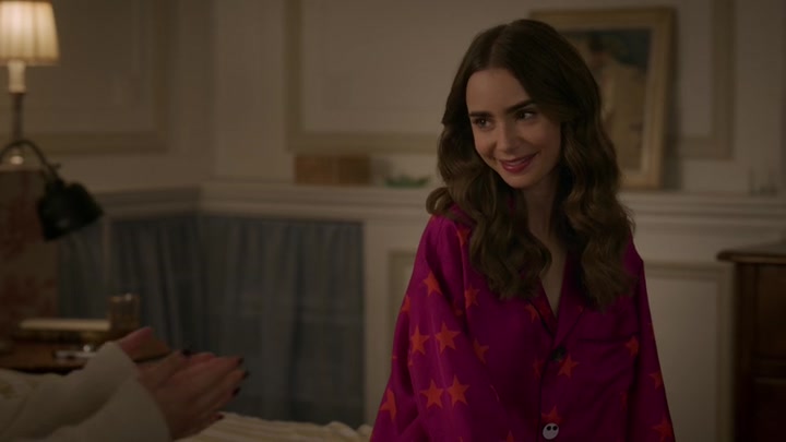 Emily_in_Paris_S02E08_WEBRip_x264-ION10_2081.jpg