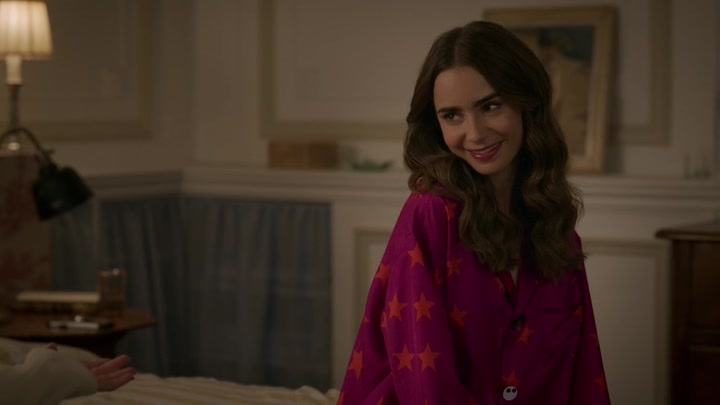 Emily_in_Paris_S02E08_WEBRip_x264-ION10_2082.jpg