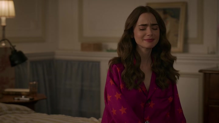 Emily_in_Paris_S02E08_WEBRip_x264-ION10_2087.jpg