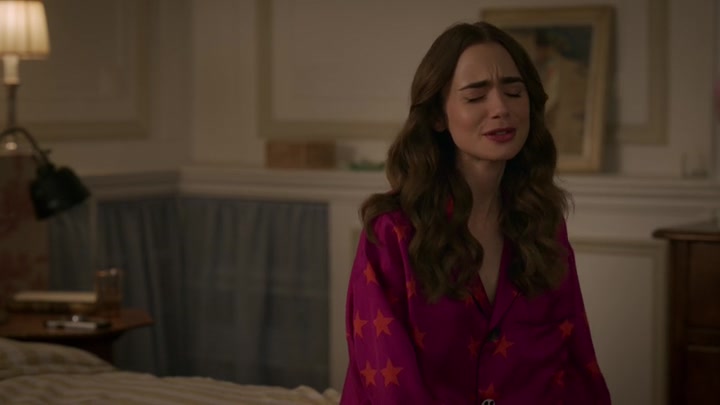Emily_in_Paris_S02E08_WEBRip_x264-ION10_2088.jpg