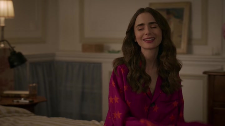 Emily_in_Paris_S02E08_WEBRip_x264-ION10_2089.jpg