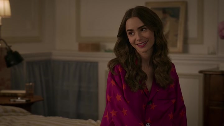 Emily_in_Paris_S02E08_WEBRip_x264-ION10_2092.jpg