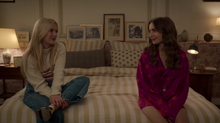 Emily_in_Paris_S02E08_WEBRip_x264-ION10_2093.jpg