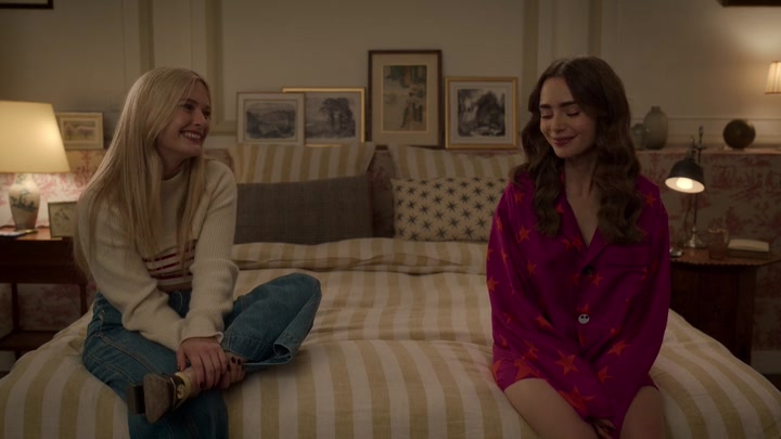 Emily_in_Paris_S02E08_WEBRip_x264-ION10_2095.jpg