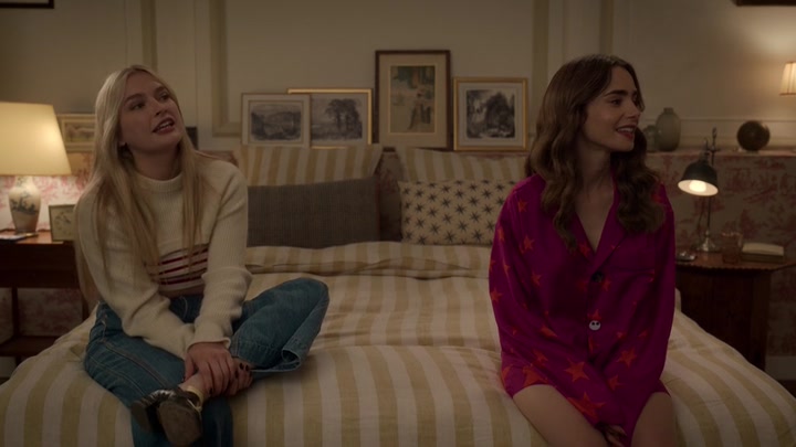 Emily_in_Paris_S02E08_WEBRip_x264-ION10_2098.jpg