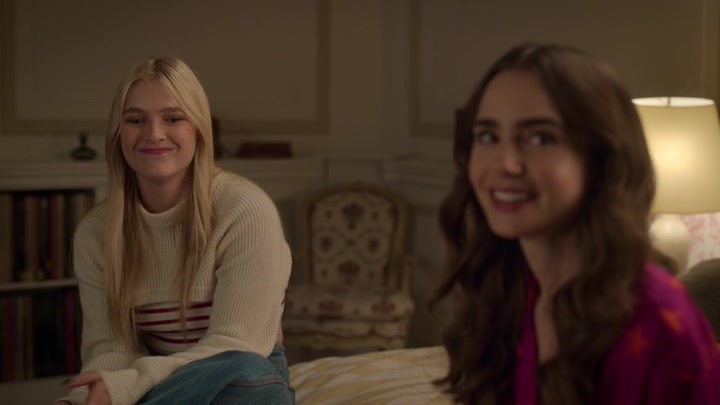 Emily_in_Paris_S02E08_WEBRip_x264-ION10_2117.jpg