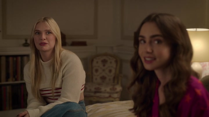Emily_in_Paris_S02E08_WEBRip_x264-ION10_2119.jpg