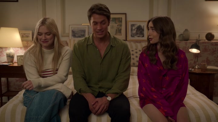 Emily_in_Paris_S02E08_WEBRip_x264-ION10_2154.jpg