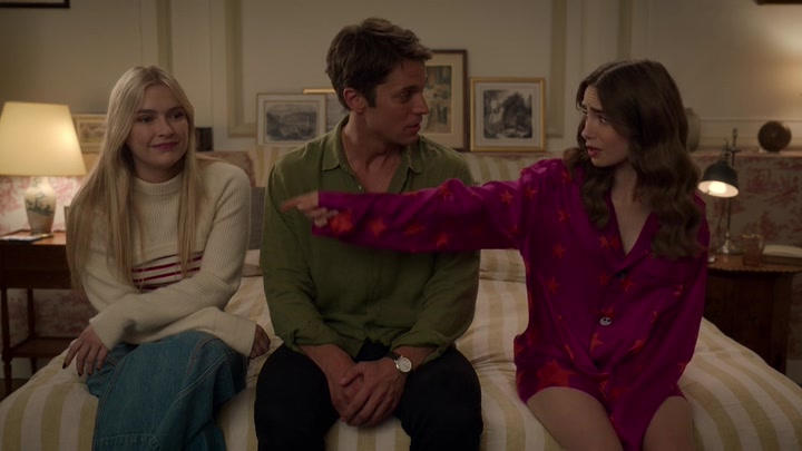 Emily_in_Paris_S02E08_WEBRip_x264-ION10_2165.jpg