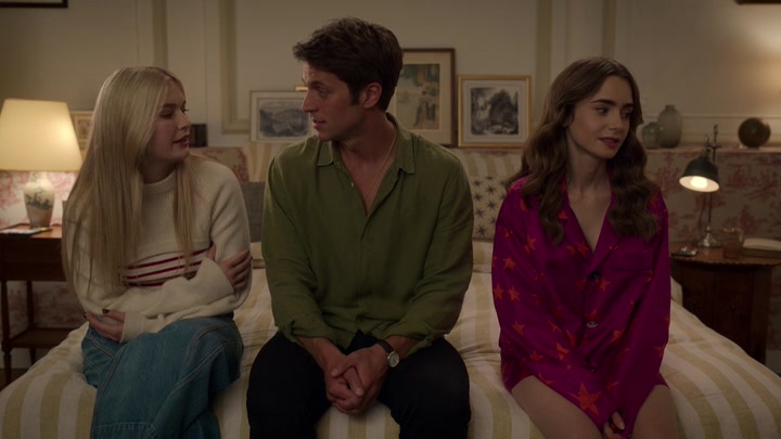 Emily_in_Paris_S02E08_WEBRip_x264-ION10_2192.jpg