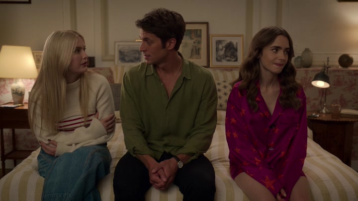 Emily_in_Paris_S02E08_WEBRip_x264-ION10_2194.jpg