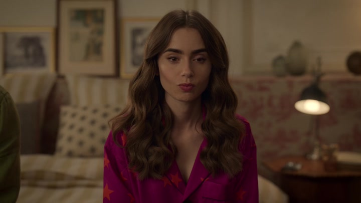 Emily_in_Paris_S02E08_WEBRip_x264-ION10_2209.jpg