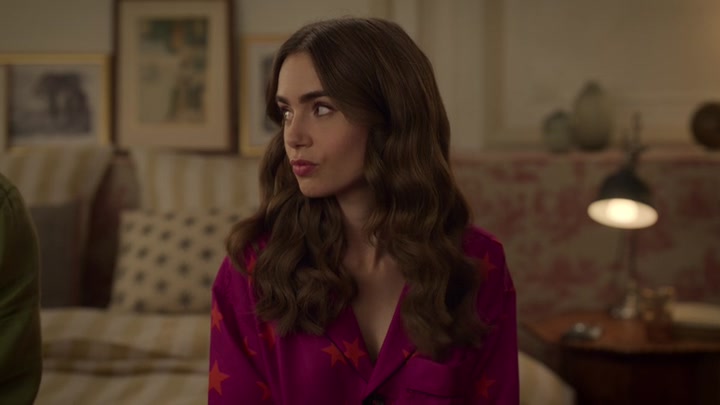 Emily_in_Paris_S02E08_WEBRip_x264-ION10_2211.jpg
