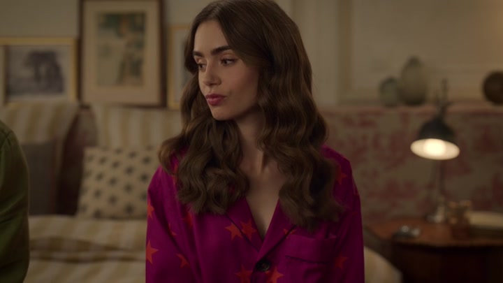 Emily_in_Paris_S02E08_WEBRip_x264-ION10_2212.jpg