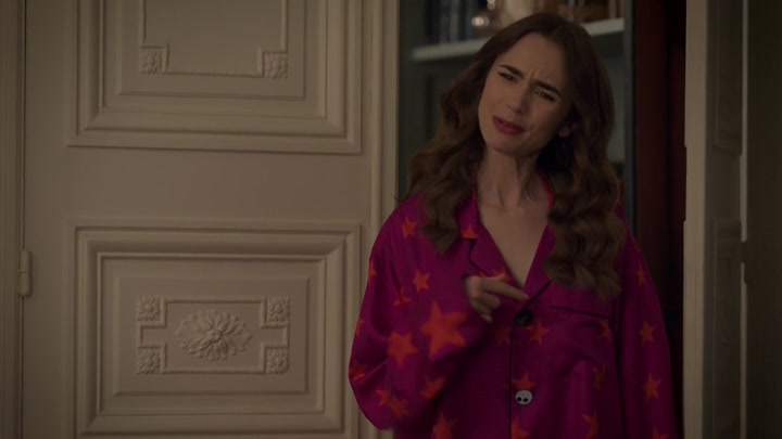 Emily_in_Paris_S02E08_WEBRip_x264-ION10_2251.jpg
