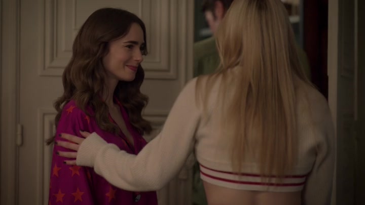 Emily_in_Paris_S02E08_WEBRip_x264-ION10_2260.jpg