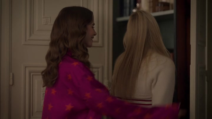 Emily_in_Paris_S02E08_WEBRip_x264-ION10_2262.jpg