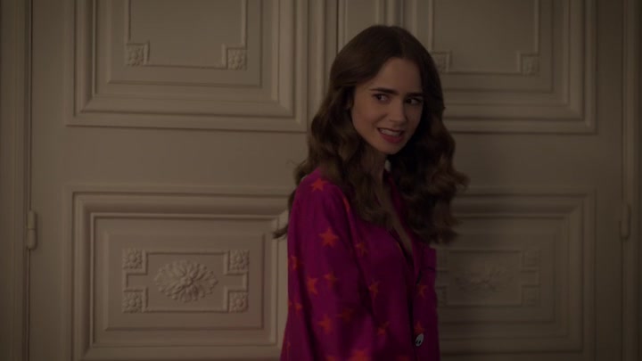 Emily_in_Paris_S02E08_WEBRip_x264-ION10_2267.jpg