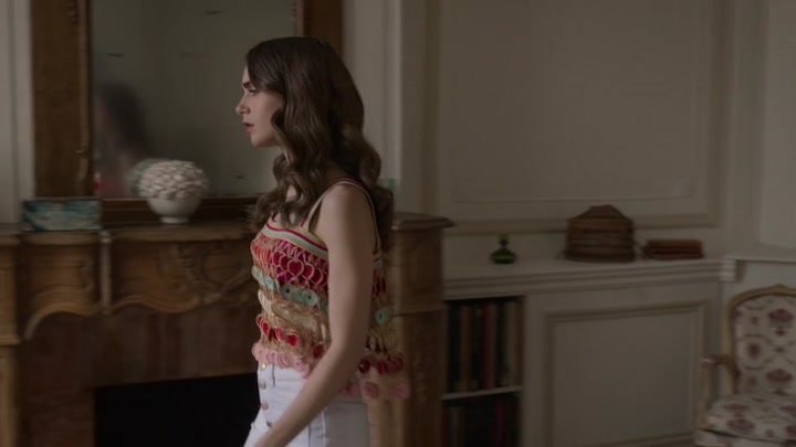 Emily_in_Paris_S02E08_WEBRip_x264-ION10_2516.jpg