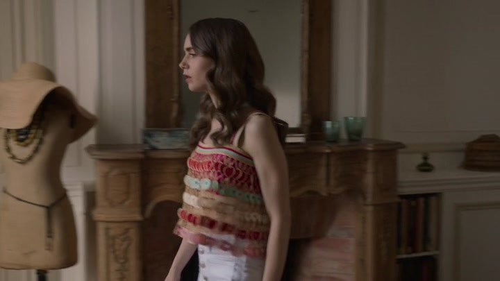 Emily_in_Paris_S02E08_WEBRip_x264-ION10_2517.jpg
