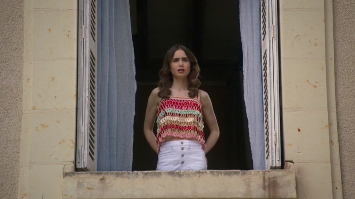 Emily_in_Paris_S02E08_WEBRip_x264-ION10_2535.jpg