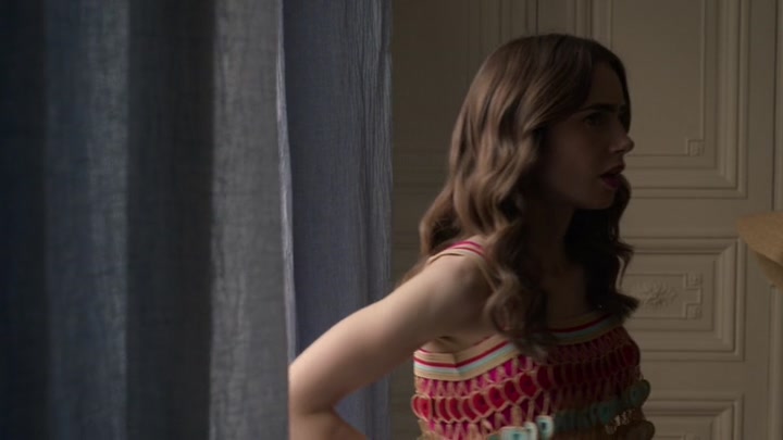 Emily_in_Paris_S02E08_WEBRip_x264-ION10_2554.jpg