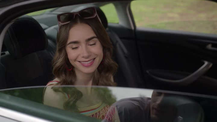 Emily_in_Paris_S02E08_WEBRip_x264-ION10_2671.jpg Emily_in_Paris_S02E08_WEBRip_x264-ION10_2671.jpg