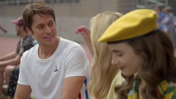Emily_in_Paris_S02E09_WEBRip_x264-ION10_0117.jpg
