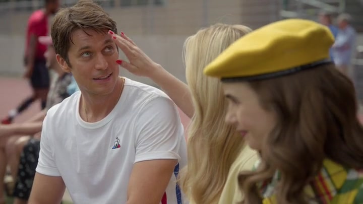 Emily_in_Paris_S02E09_WEBRip_x264-ION10_0118.jpg Emily_in_Paris_S02E09_WEBRip_x264-ION10_0118.jpg