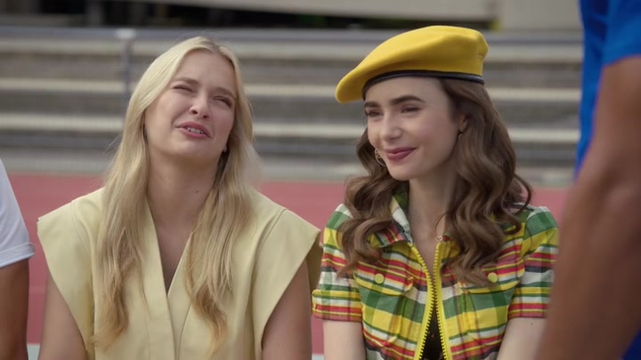 Emily_in_Paris_S02E09_WEBRip_x264-ION10_0172.jpg