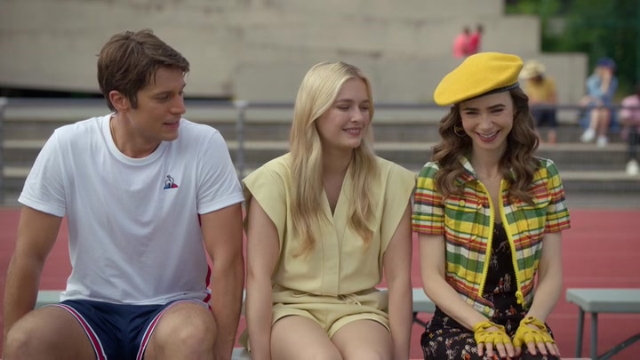 Emily_in_Paris_S02E09_WEBRip_x264-ION10_0182.jpg