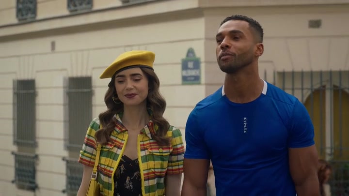 Emily_in_Paris_S02E09_WEBRip_x264-ION10_0252.jpg