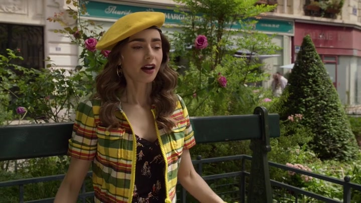 Emily_in_Paris_S02E09_WEBRip_x264-ION10_0313.jpg