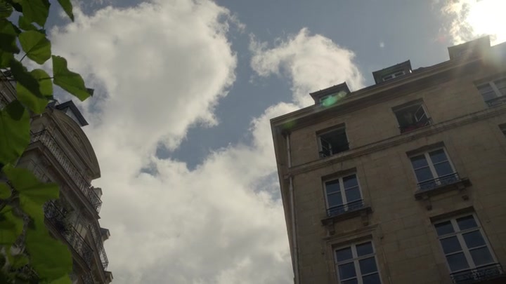 Emily_in_Paris_S02E09_WEBRip_x264-ION10_0325.jpg Emily_in_Paris_S02E09_WEBRip_x264-ION10_0325.jpg