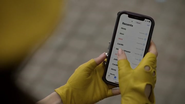 Emily_in_Paris_S02E09_WEBRip_x264-ION10_0377.jpg Emily_in_Paris_S02E09_WEBRip_x264-ION10_0377.jpg